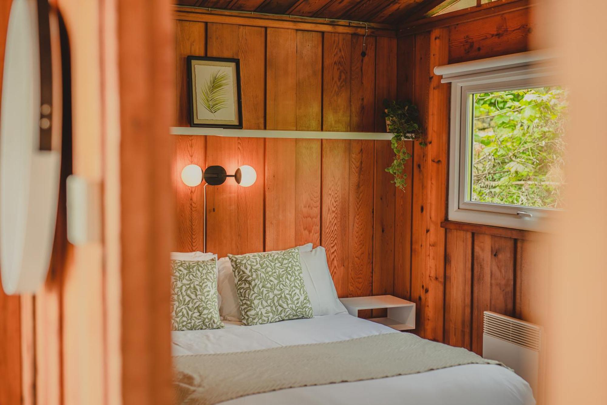 Timber Hill Self Catering Cedar Lodges Броуд Хейвън Екстериор снимка