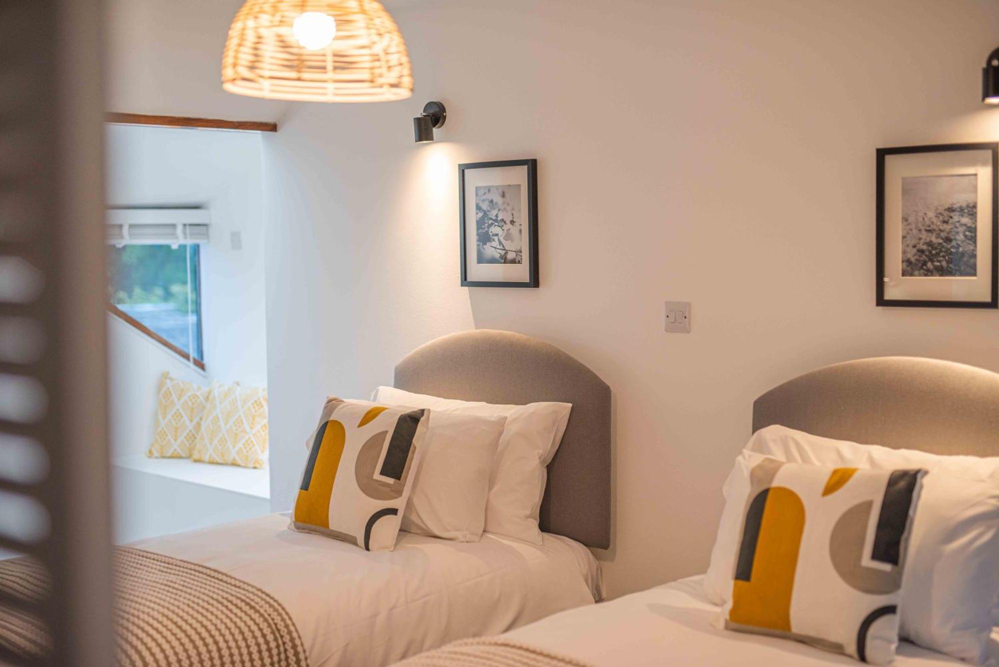 Timber Hill Self Catering Cedar Lodges Броуд Хейвън Стая снимка