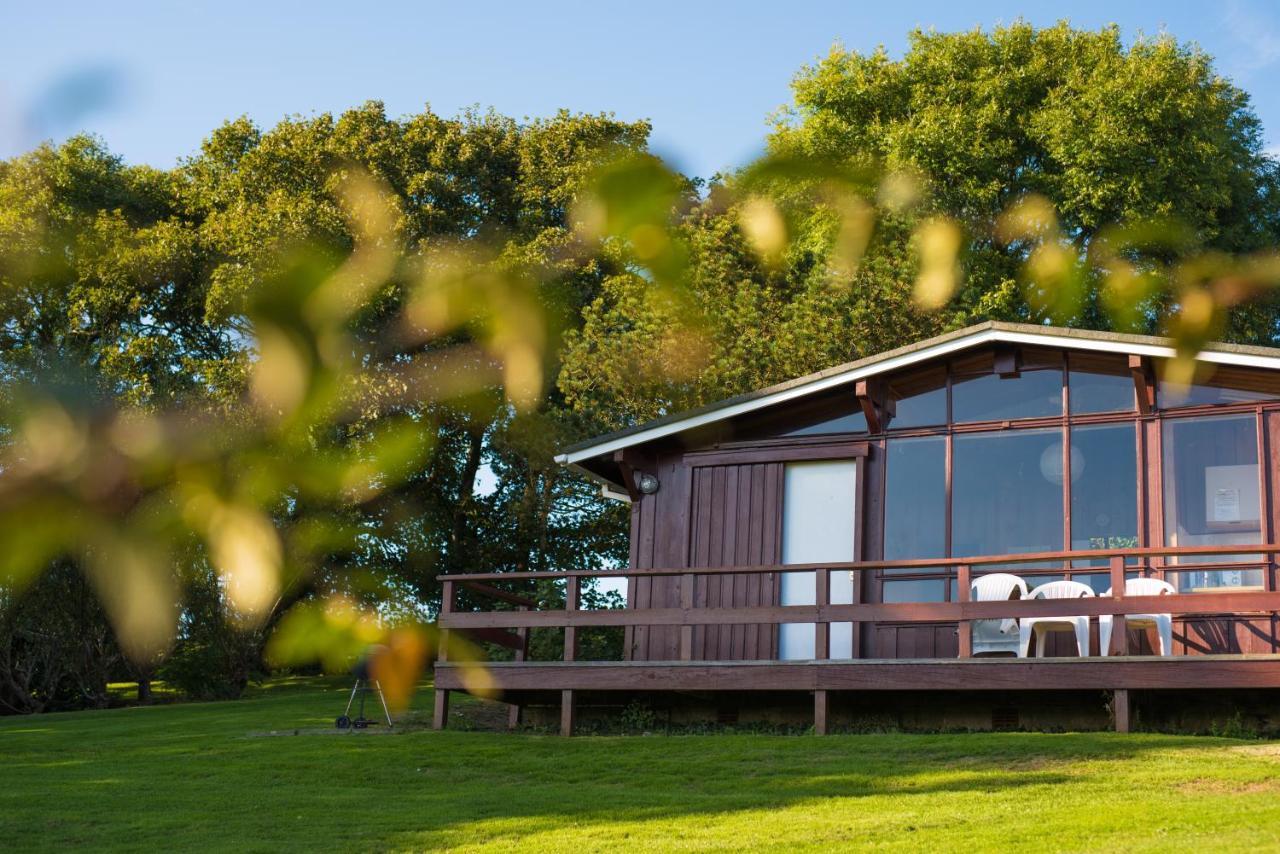 Timber Hill Self Catering Cedar Lodges Броуд Хейвън Екстериор снимка